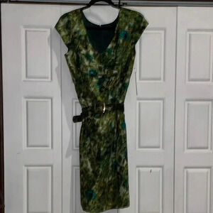 Green Sheath Dress with V-Neck Cap Sleeves for Work